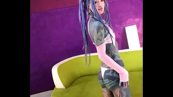 A little behind the scenes of a photoshoot ?. How do you like the outfit? ? #photoshoot #behindthescenes #outfit... 