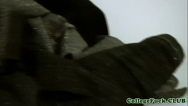 Play MP4 - teen amateur spitroasted at party