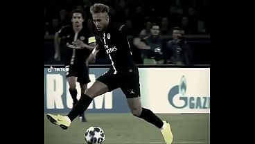 Neymar del&iacute;cia fudendo geral no futebol 