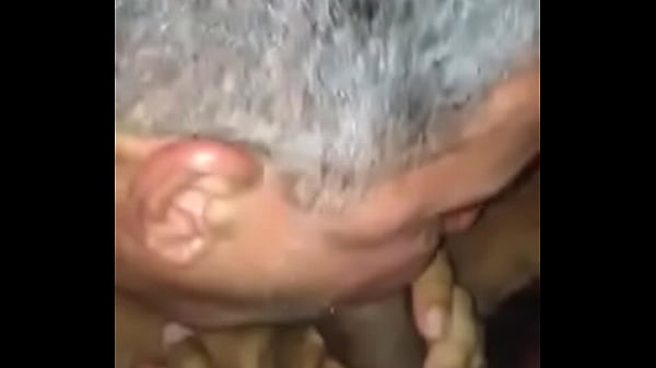 CASADO rezando com a pica na boca