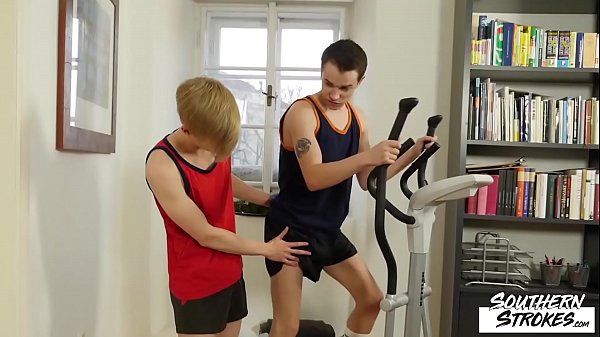 Play MP4 - SOUTHERNSTROKES Young Vitali Kutcher barebacks Marcel Boyle