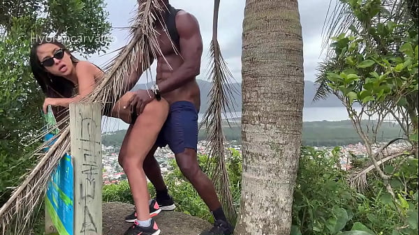 Exibicionismo - Fodendo Ao Ar Livre A Safada No Pelo Enchendo Sua Buceta De Leite thumbnail