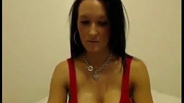 Nonton Brunette Shows Off Her Great Breasts thumbnail