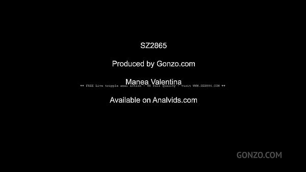 Nonton Dirty Double Anal Conference Call While The Team Watches Her Dripping From Every Thrust thumbnail