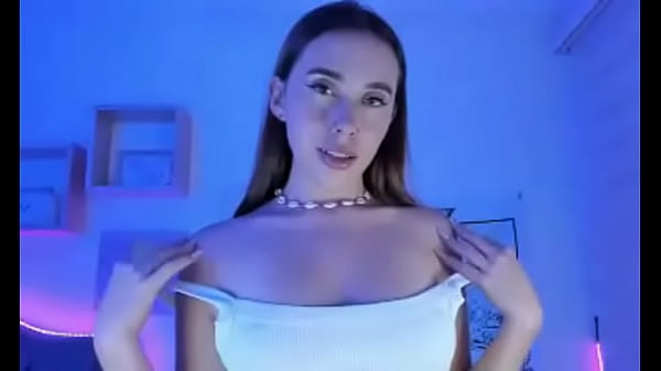 Miss candence la gamer atractiva 