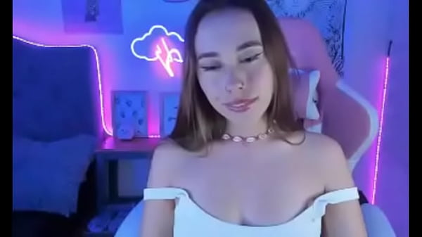 Nonton Miss Candence La Gamer Atractiva thumbnail