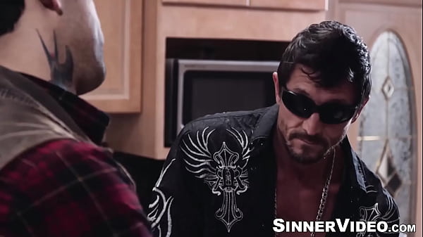 She has invited her to her home to have a hard cock in her desperately aching holes 