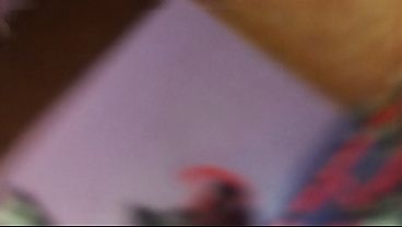 Le Digo Que Se Tape La Boca Para Que No Nos Escuchen Sus Pap&aacute;s Seg&uacute;n Est&aacute;bamos Estudiando thumbnail