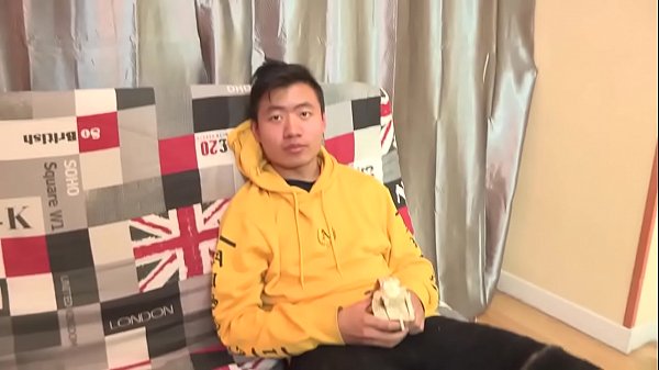 Play MP4 - EBONY BIMBO Havana looks for a dude to fuck and has to pick one