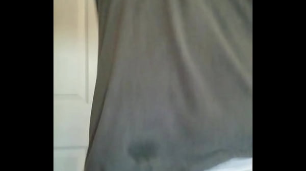 Acariciando La Polla Dura En La Ma&ntilde;ana 