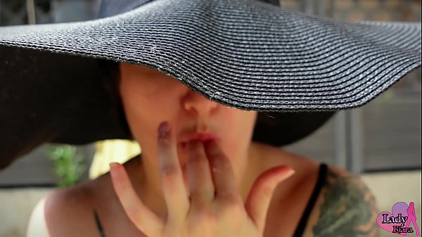 Petit extrait de ma derni&egrave;re vid&eacute;o amateur elle vous attend au chaud 