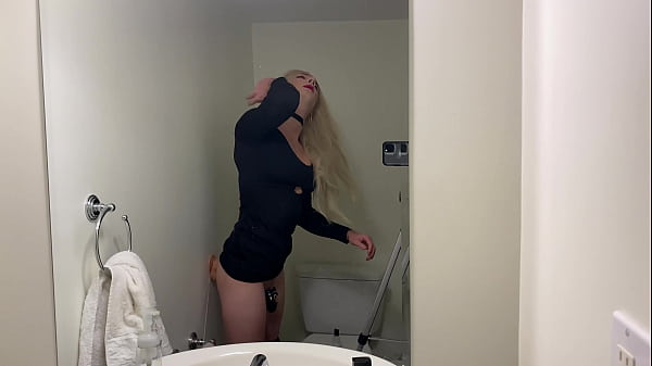 Play MP4 - Sexy Crossdresser Fucked by Dildo