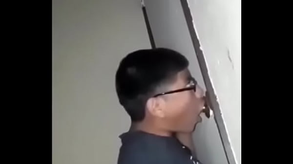 Play MP4 - Este pendejo mexicano cachondo hijo de puta la chupa delicioso imposible no acabar