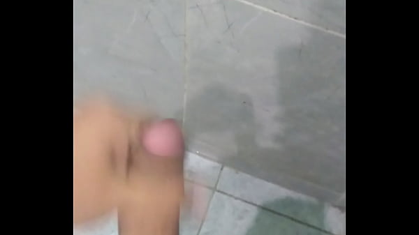 Pasando la cuarentena muy caliente/ Paja en el ba&ntilde_o