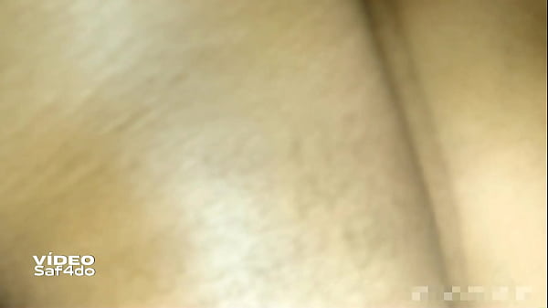 Acabei comendo a magrinha da minha chefe 