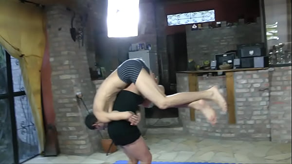 This Psycho Party Bitch Hallucinates A Lift And Carry Session Against Sunny. thumbnail