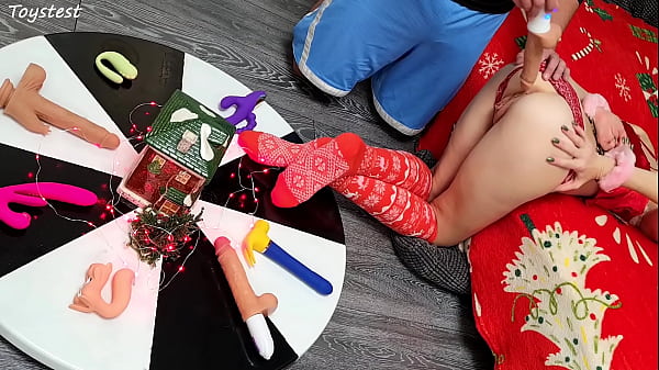 Stepsister won double penetration in wheel of dildos