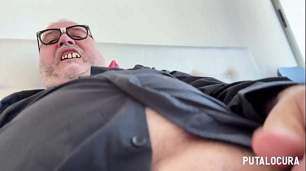 Play MP4 - PutaLocura - Gordita espa&ntilde;ola de gran culo Laura Baby se confiesa follando al Padre Dami&aacute;n