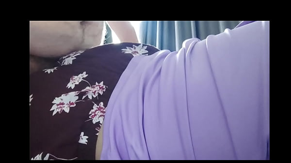 Play MP4 - Asian Maid's shorts are too easy to slide a cock into