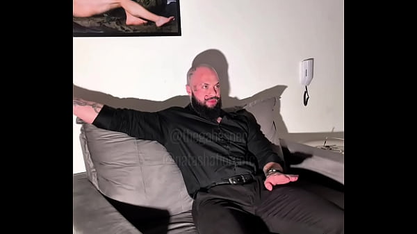 Nonton Coelhinha Gostosa Se Comportou Mal E Dominador Deu Um Jeito thumbnail