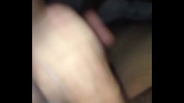 Puta batendo punheta no meu pau