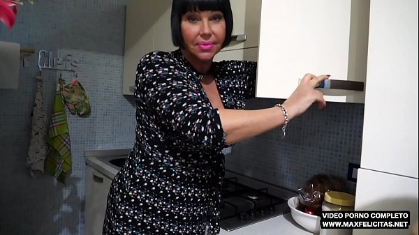 MAX FELICITASE IL RITORNO NEL PORNO DI VALENTINE DEMYMILF ITALIANA