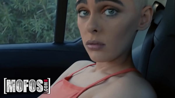 Play MP4 - &lpar;Scott Nails&rpar; Sees &lpar;Paris Amour&rpar; Walking Gives Her A Ride Then They Have A Good Time At His House - Mofos