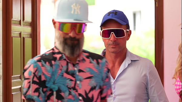 Play MP4 - Ma nouvelle vid&eacute;o de 40min Filme Pro HD et Dispo sur mon PROFIL Barbie &period;&period;&period;