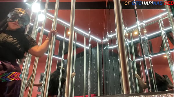 Chapina Sexy Perreando Su Culo Enorme thumbnail