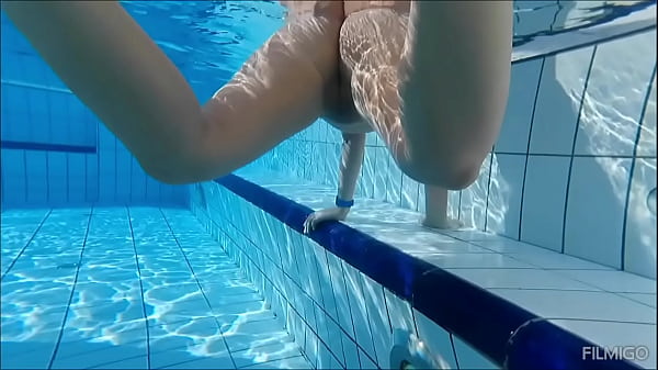 Arielarider - Ariela Rider naked in the pool 