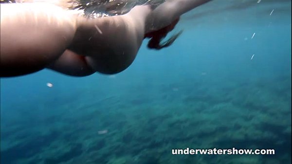 Play MP4 - Cute Nastya swimming nude in the sea