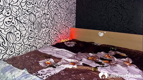 Nonton Redhead With Big Boog Makes Herself Wet With A Dildo thumbnail