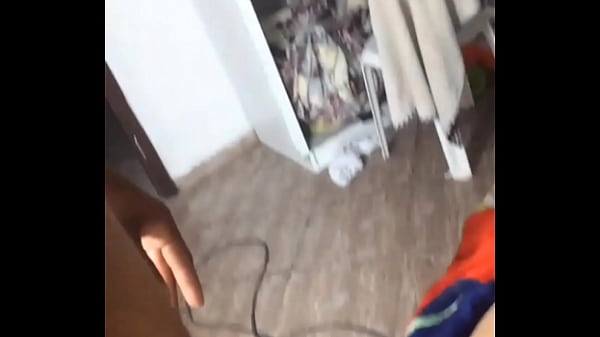 Play MP4 - Ganhei uma enorme gozada dentro do meu cu e coloquei toda a porra pra fora