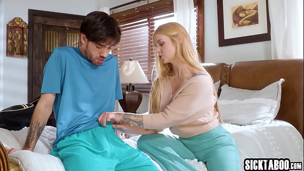 Play MP4 - Horny big ass MILF stepmom Sarah Vandella sucked stepsons big and hard dick