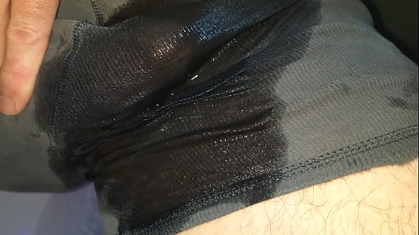 Play MP4 - Pee in my boxers