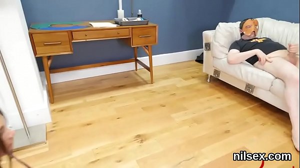 Naughty kitten was brought in butthole asylumfor painful treatment