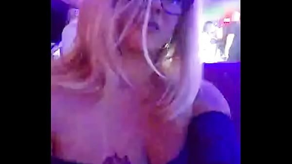 Nonton No Clube De Swing Esperando Algum Macho Pra Foder. thumbnail