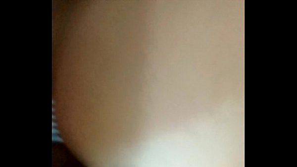 Play MP4 - NOVINHA DANDO CUZINHO E GEMENDO