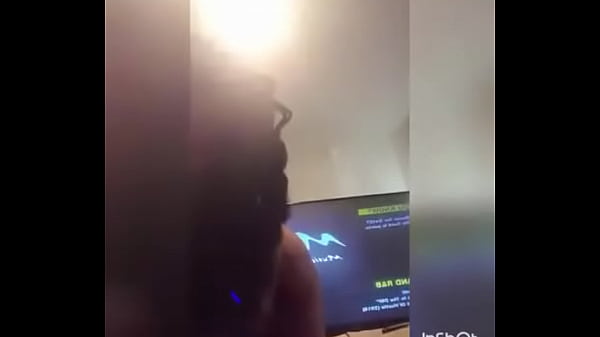 Nonton Thick Black Chick Twerk thumbnail