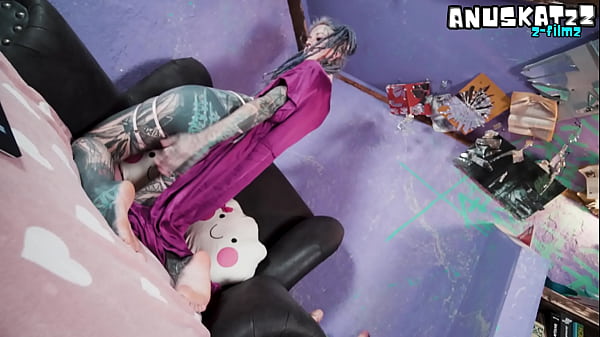 Ink covered beauty&rsquo;s livestream featuring anal fun 