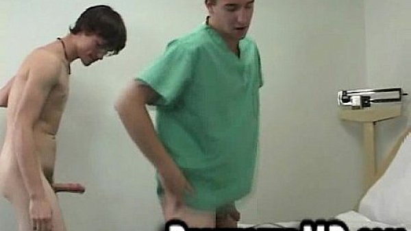 Hot stud doctro is sucking hunk patients cock 