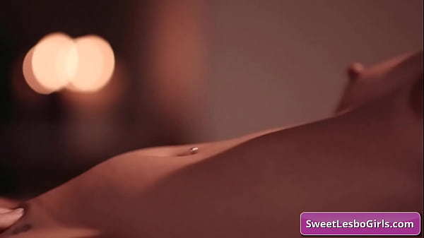 Sensual hot lesbian teens Aidra Fox, Evelyn Claire eating juicy pussy_and reach amazing strong orgasms