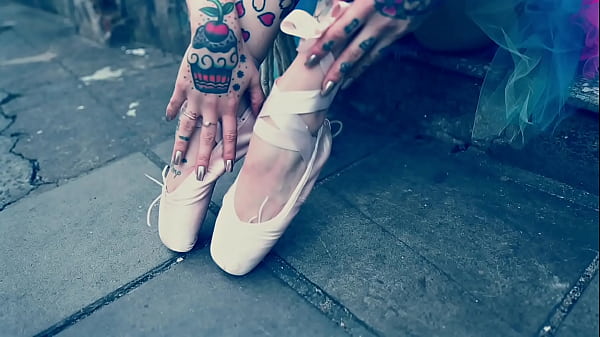 Nonton Ballerina Foot Worship And Bondage thumbnail