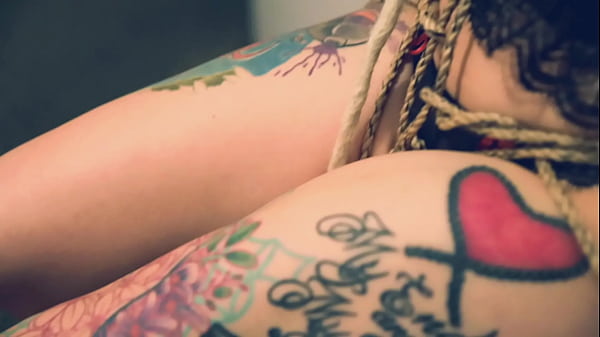 Ballerina foot worship and bondage 