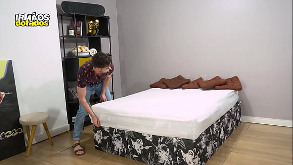 Play MP4 - Entregando Prazer