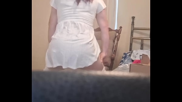 Crossdresser first attempt twerking 