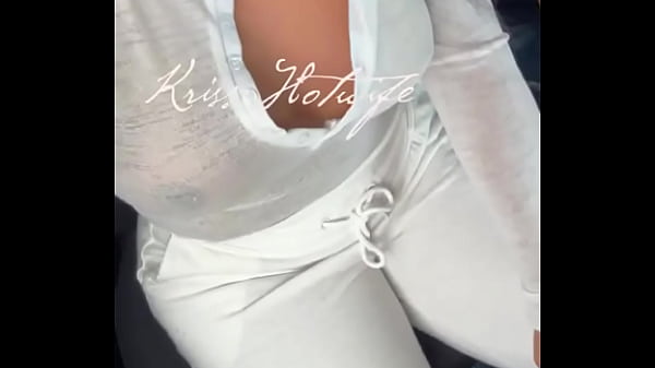 Roupinha para curtir um cineminha com meu corno blusinha aprovada acabei de postar no meu vip uns cliks de agora 