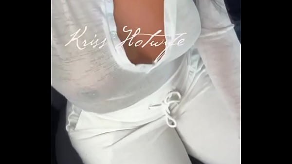 Roupinha para curtir um cineminha com meu corno blusinha aprovada acabei de postar no meu vip uns cliks de agora 