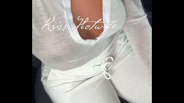 Roupinha para curtir um cineminha com meu corno blusinha aprovada acabei de postar no meu vip uns cliks de agora 