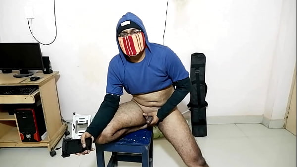 Play MP4 - Terror man pushing a dick into hard